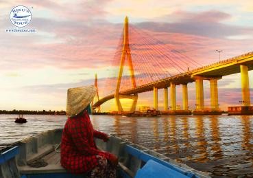 NGƯỜI ĐƯA ĐÒ SÔNG HẬU